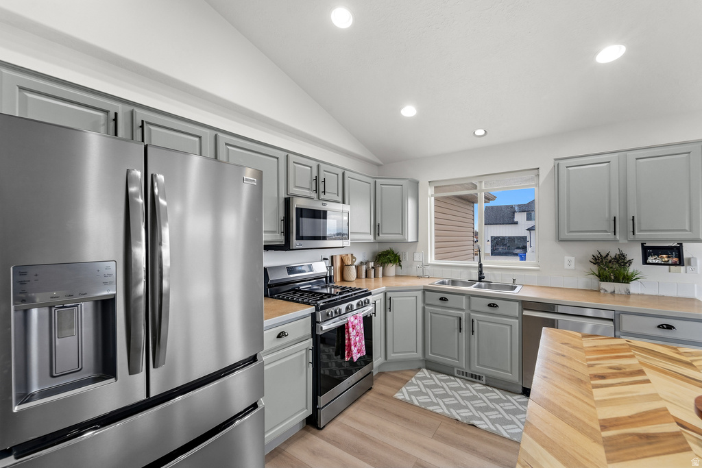 2423 S 3300 W Syracuse, UT 84075