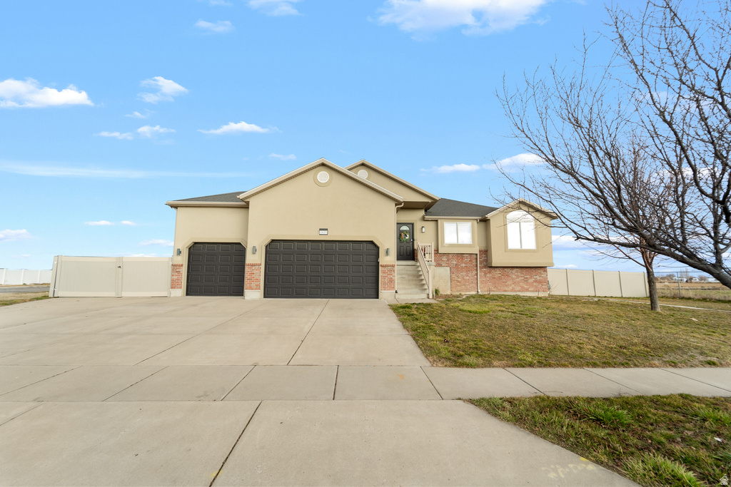 2423 S 3300 W Syracuse, UT 84075