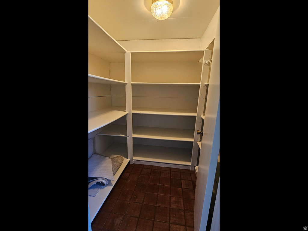 1033 E 825 N Layton, UT 84040