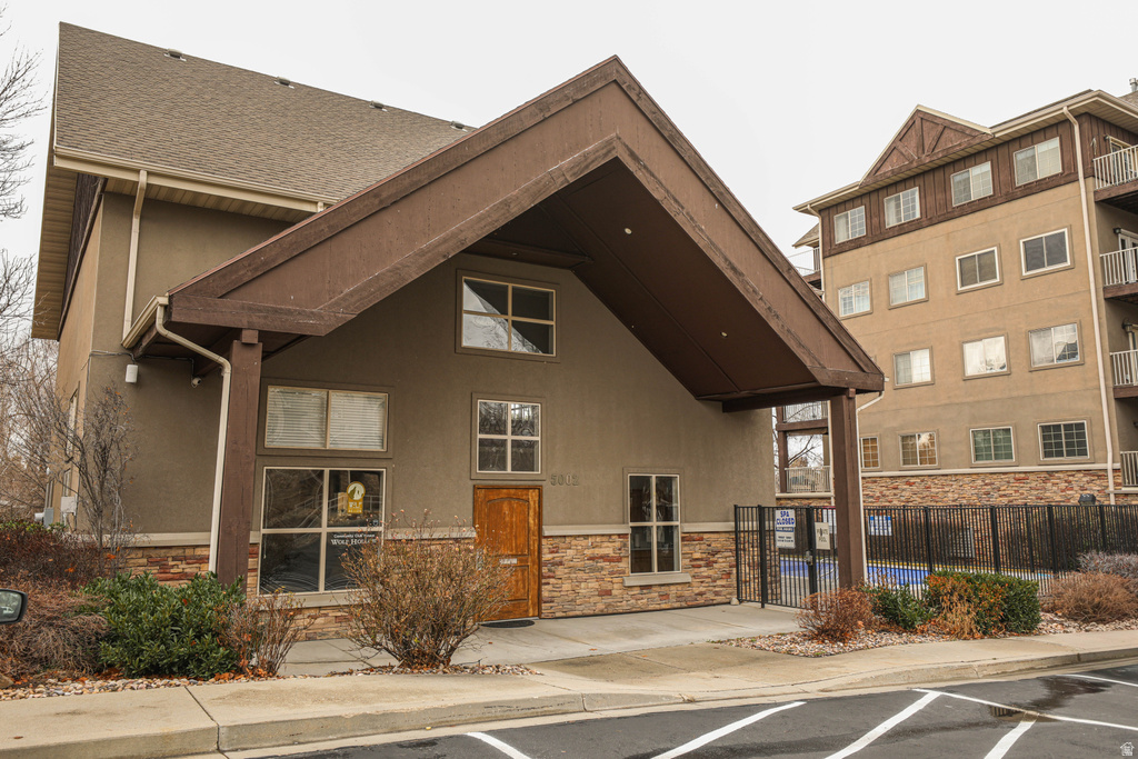 1225 E WOLF HOLLOW LN #101 Holladay, UT 84117