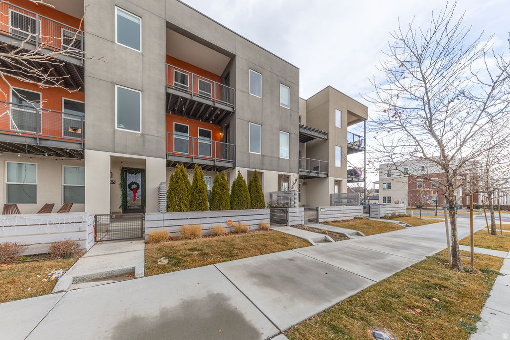 10871 S LAKE RUN RD #195 South Jordan, UT 84009