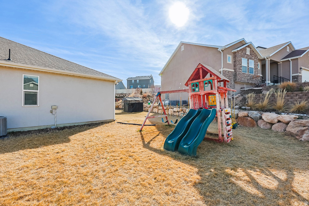 412 FLAGSTONE DR Santaquin, UT 84655