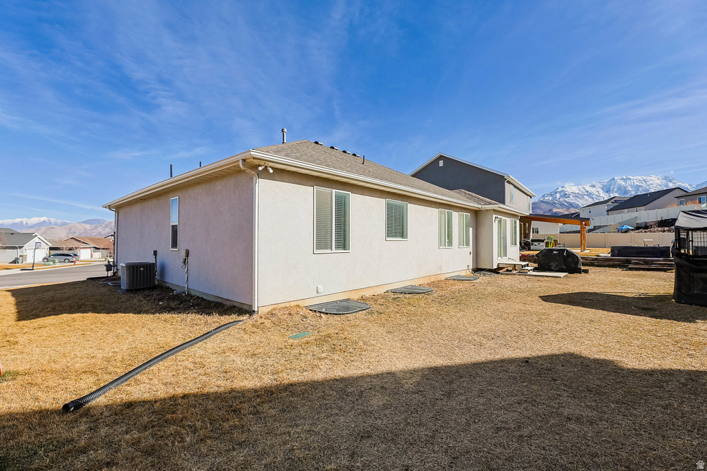 412 FLAGSTONE DR Santaquin, UT 84655