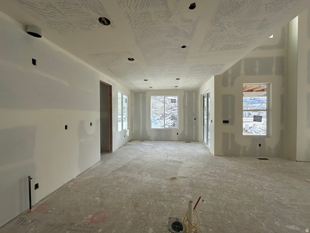 2136 N 725 W Centerville, UT 84014