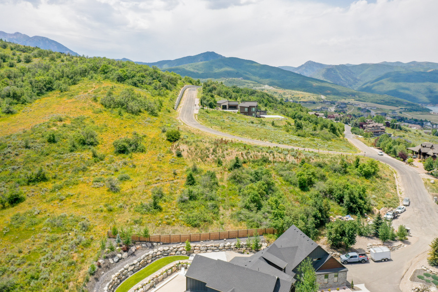 6839 E SUMMIT PEAK CIR Huntsville, UT 84317