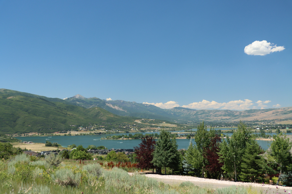 6839 E SUMMIT PEAK CIR Huntsville, UT 84317