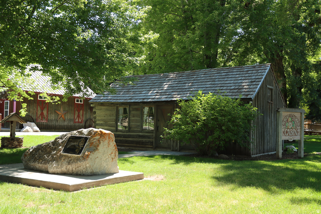 6839 E SUMMIT PEAK CIR Huntsville, UT 84317