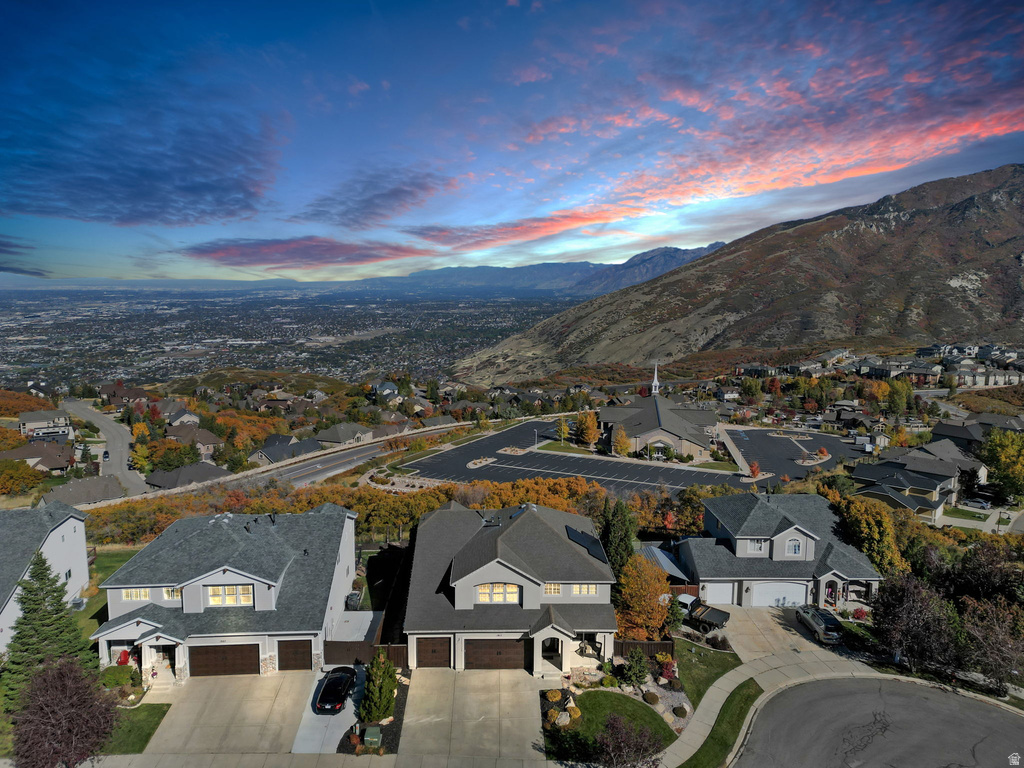 1917 E ASPEN LEAF PL Draper, UT 84020