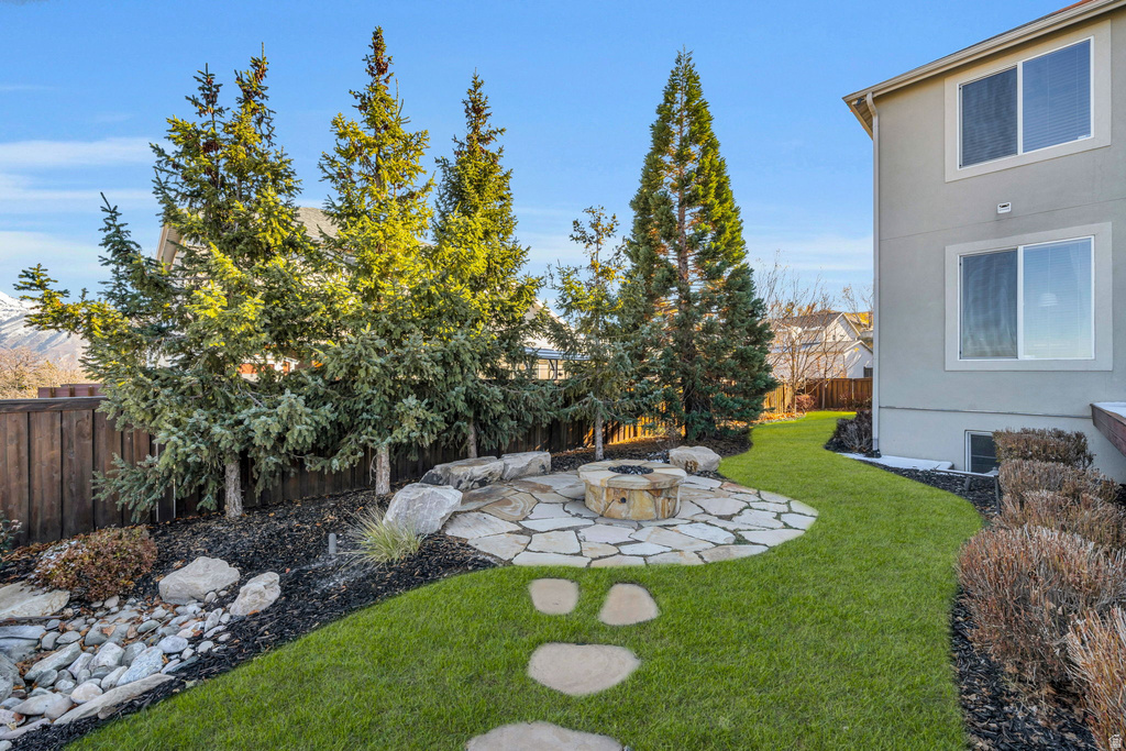 1917 E ASPEN LEAF PL Draper, UT 84020