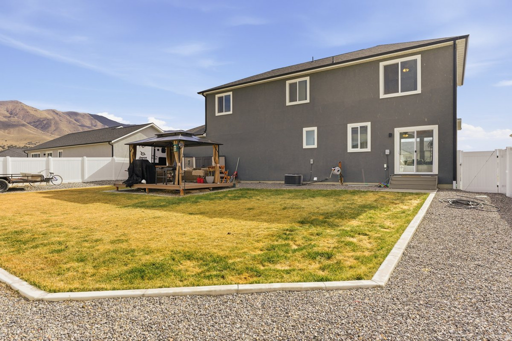 2395 E BOXWOOD LN Eagle Mountain, UT 84005