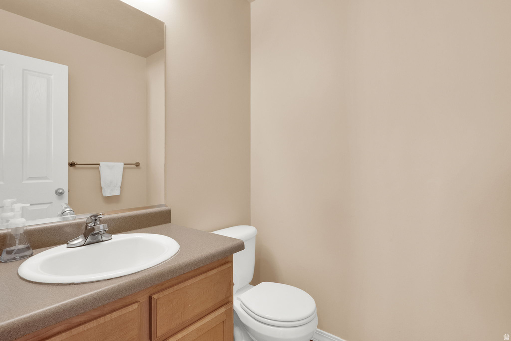 711 W 2010 S Syracuse, UT 84075