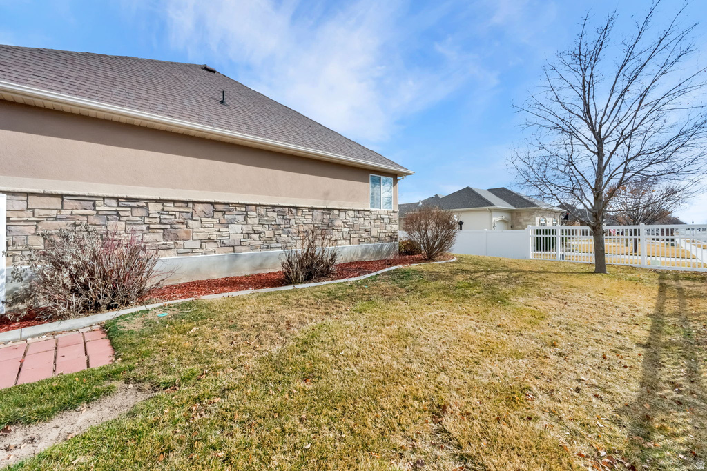 711 W 2010 S Syracuse, UT 84075
