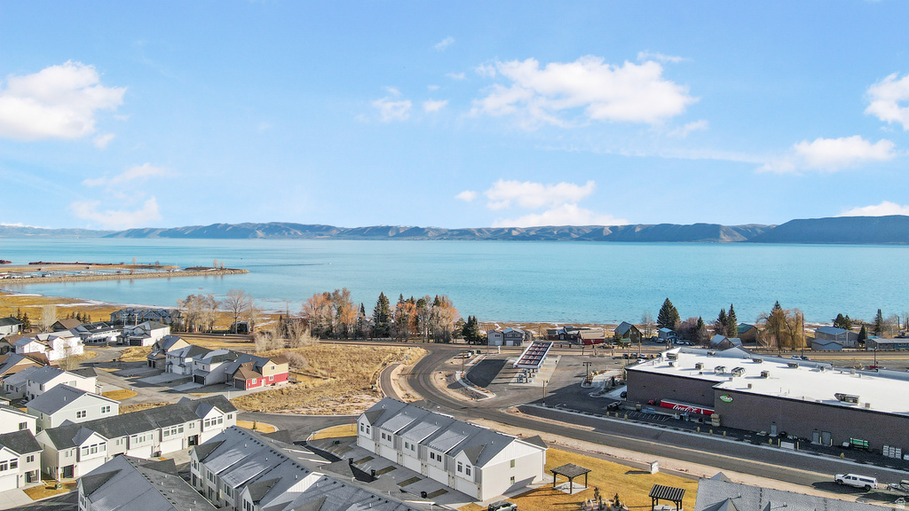 566 N RICHLAND ST Garden City, UT 84028