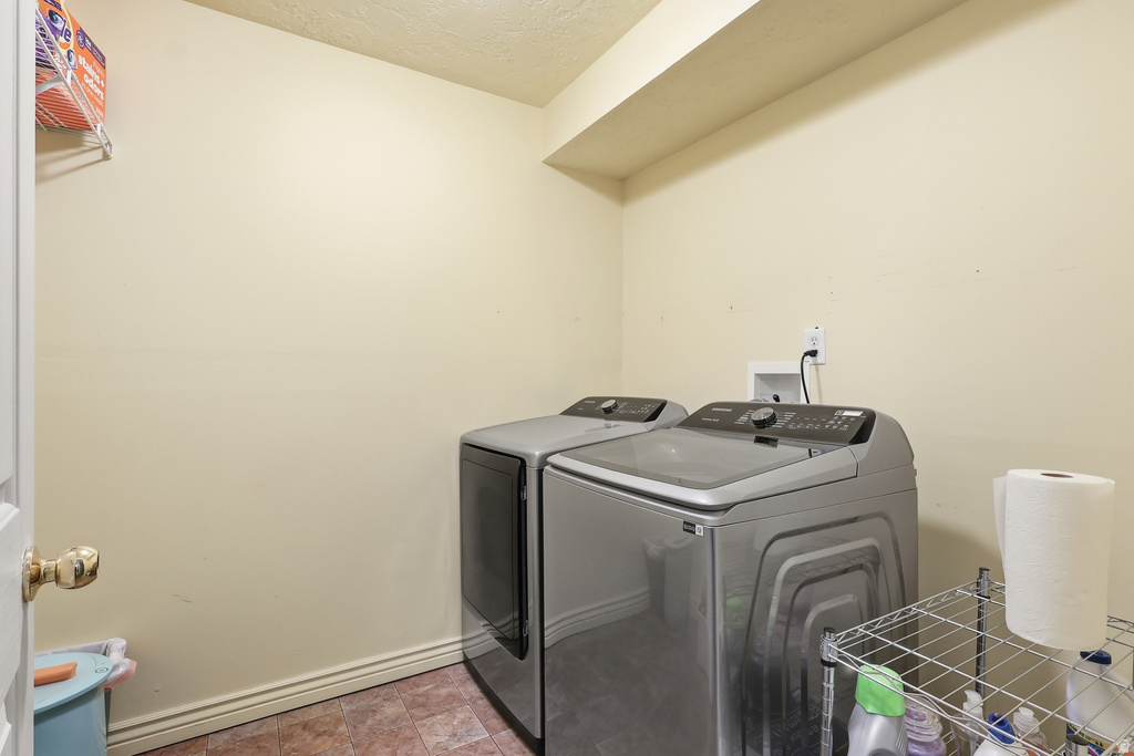 890 N YARROW CIR Garden City, UT 84028