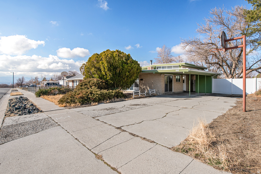 845 E LARKSPUR DR Sandy, UT 84094