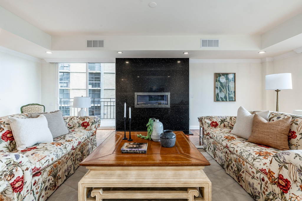 910 S DONNER WAY #404 Salt Lake City, UT 84108