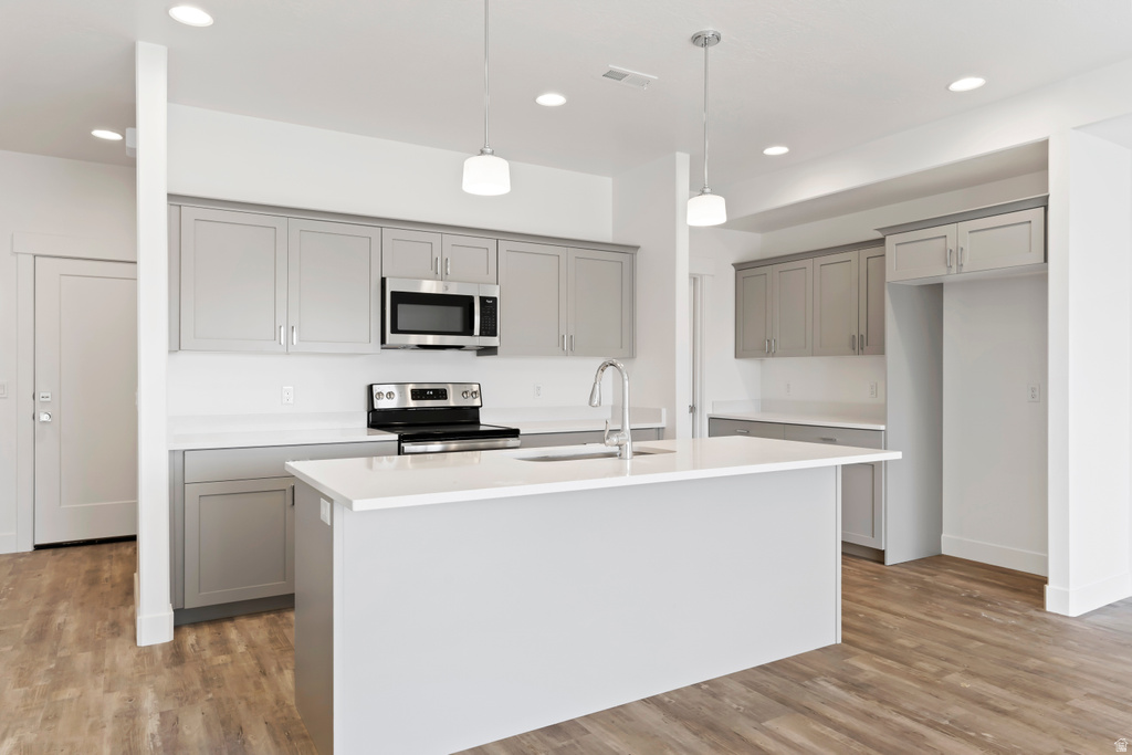 1667 W 2770 S #206 Syracuse, UT 84075