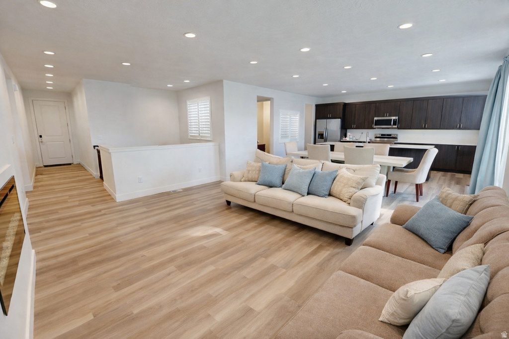 3892 S TREASURE ISLE RD West Valley City, UT 84119