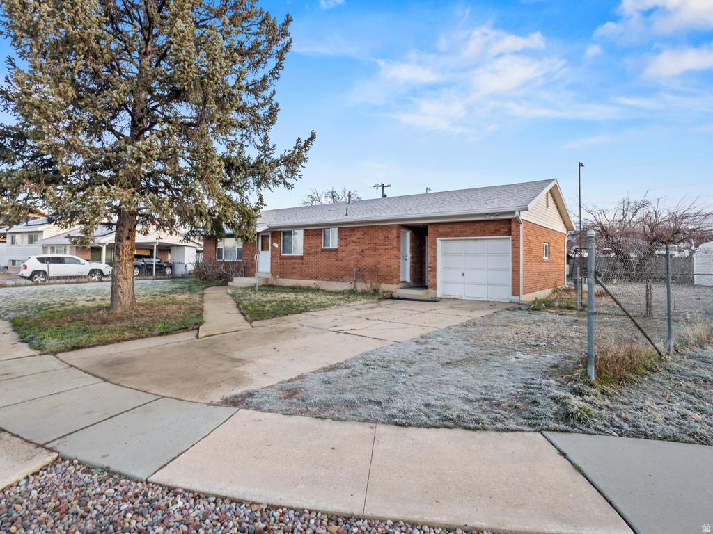 1744 ALFRED DR Layton, UT 84041