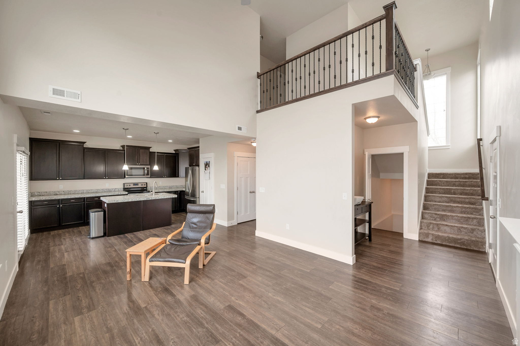 393 E CORRAL CREEK DR Midvale, UT 84047