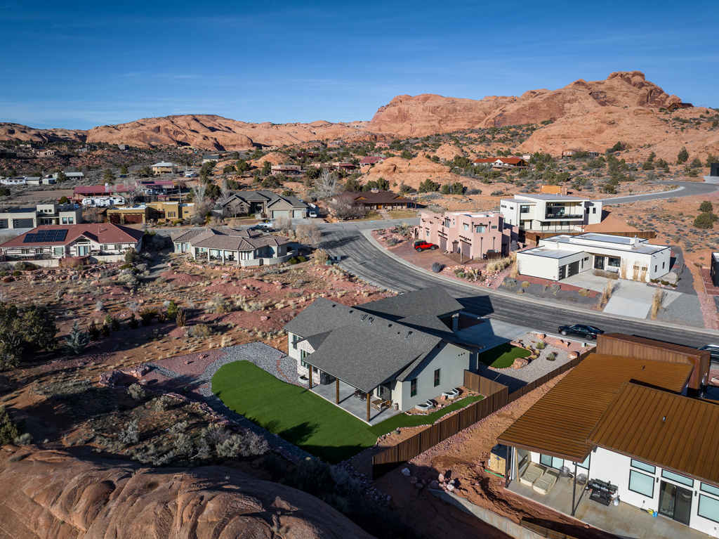 2182 SALIDA DEL SOL Moab, UT 84532