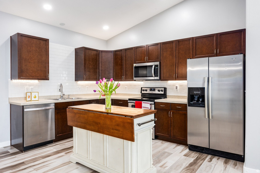 303 W 650 N #I Centerville, UT 84014