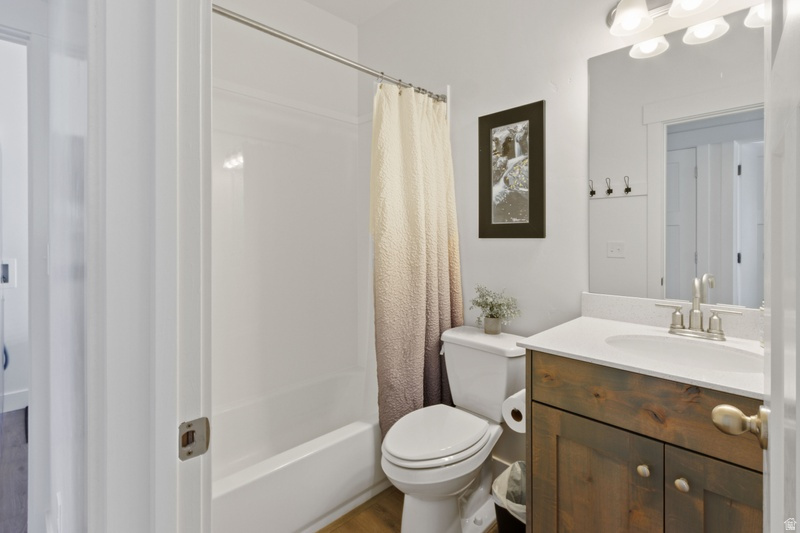 2179 S BEACHCOMBER LN #2 Garden City, UT 84028