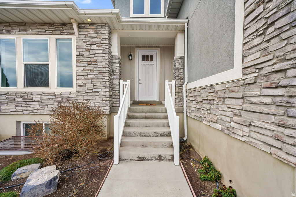 641 N PINNACLE LN Saratoga Springs, UT 84045