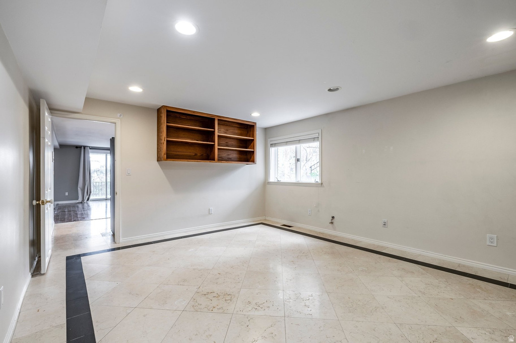 325 N FEDERAL HEIGHTS CIR Salt Lake City, UT 84103