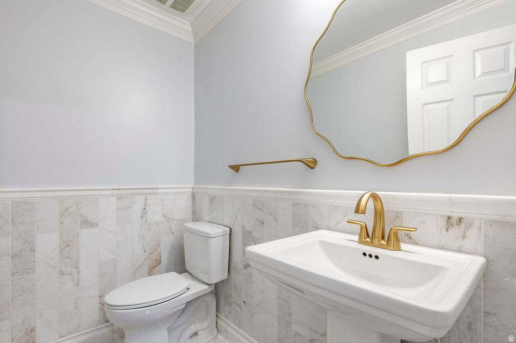 325 N FEDERAL HEIGHTS CIR Salt Lake City, UT 84103