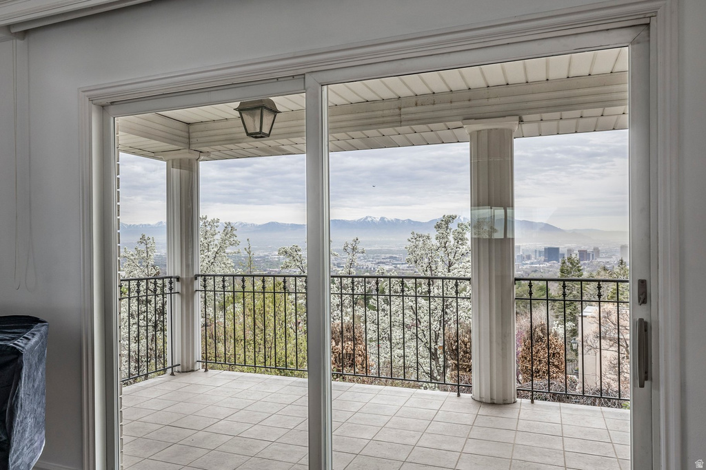 325 N FEDERAL HEIGHTS CIR Salt Lake City, UT 84103
