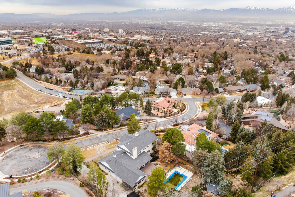 325 N FEDERAL HEIGHTS CIR Salt Lake City, UT 84103