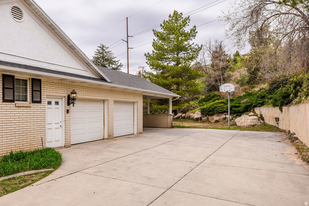 325 N FEDERAL HEIGHTS CIR Salt Lake City, UT 84103