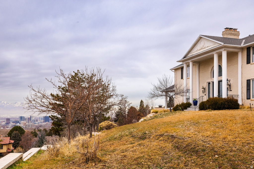 325 N FEDERAL HEIGHTS CIR Salt Lake City, UT 84103