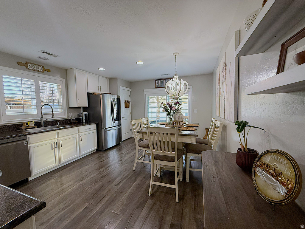 1042 N SKIPTON DR North Salt Lake, UT 84054