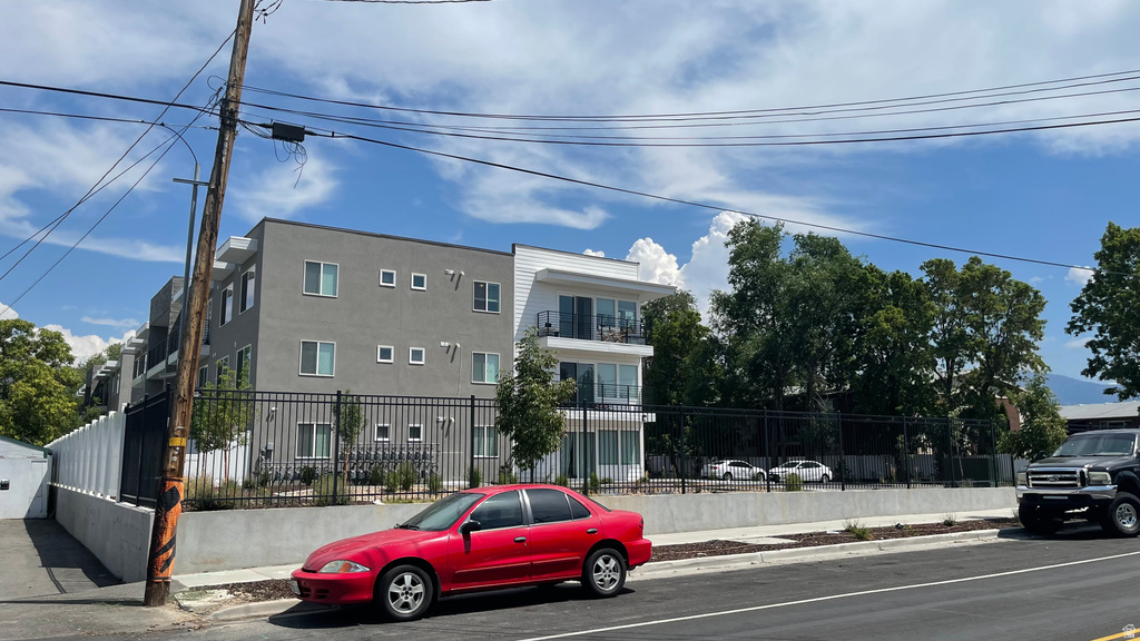 3965 S 300 E Murray, UT 84107