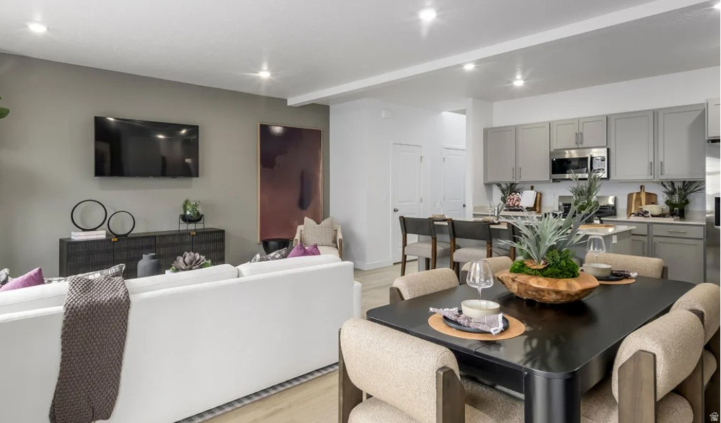 1562 W BRIGHT EYES LN Saratoga Springs, UT 84045