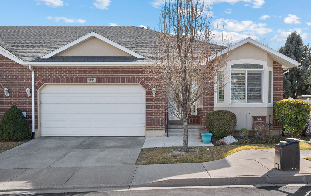 1693 W PEACEFUL VIEW WAY South Jordan, UT 84095