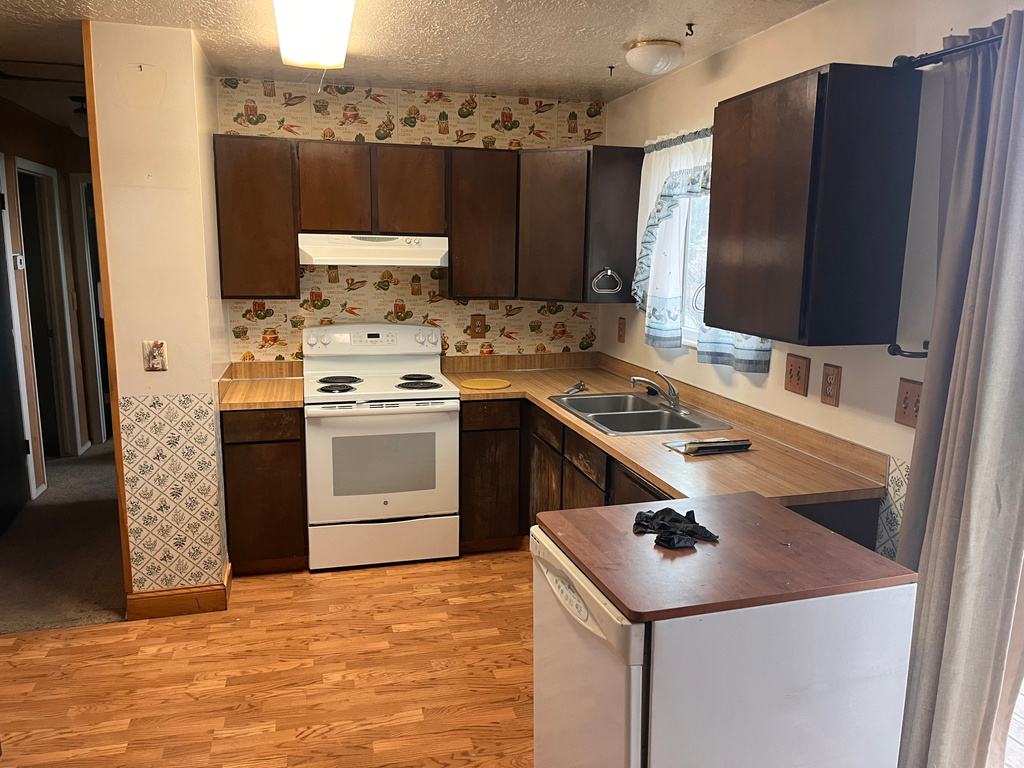 1353 N CELIA WAY Layton, UT 84041