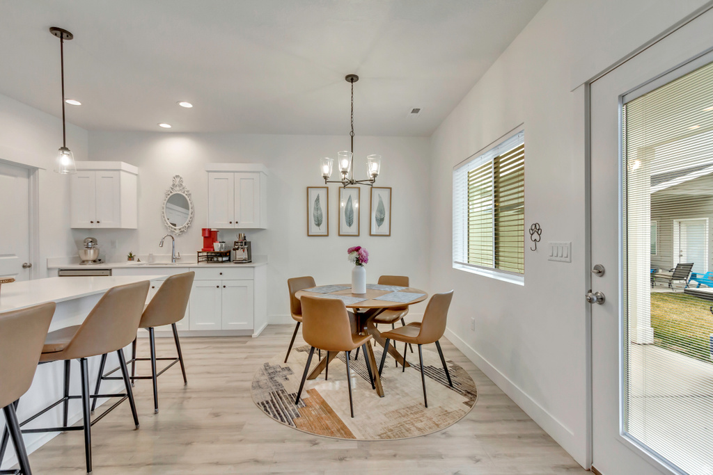 2079 W 1715 S West Haven, UT 84401