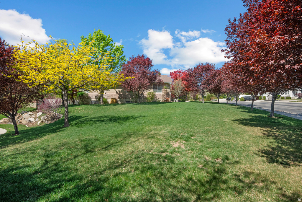 3957 W HONEY LOCUST LN Cedar Hills, UT 84062