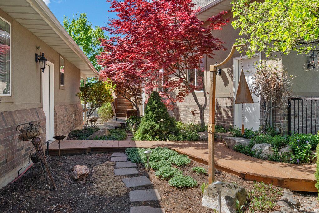 3957 W HONEY LOCUST LN Cedar Hills, UT 84062