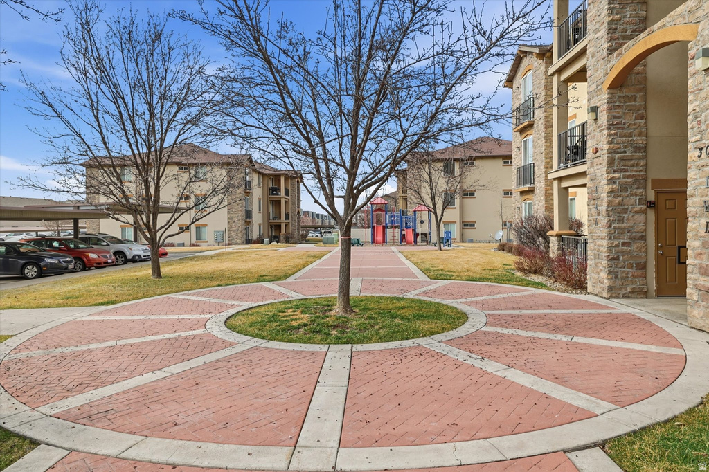 281 W 650 N #B Centerville, UT 84014