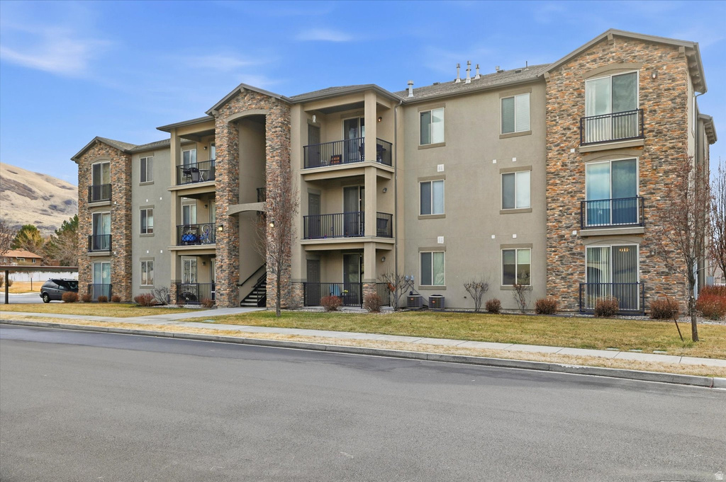 281 W 650 N #B Centerville, UT 84014