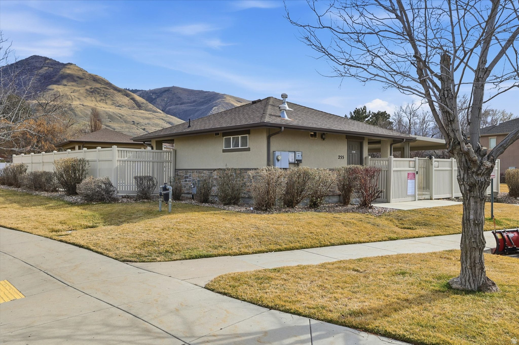 281 W 650 N #B Centerville, UT 84014