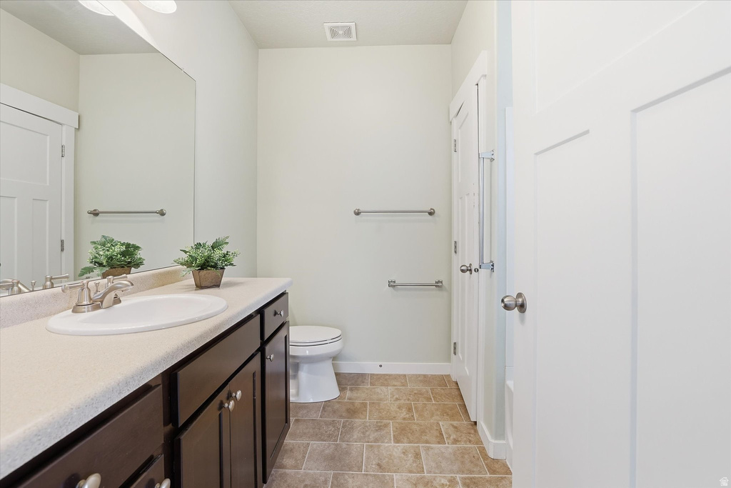 281 W 650 N #B Centerville, UT 84014