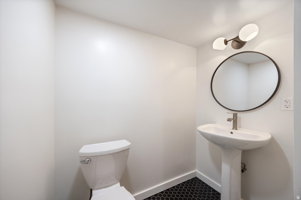 8485 S HARVARD PARK DR Sandy, UT 84094