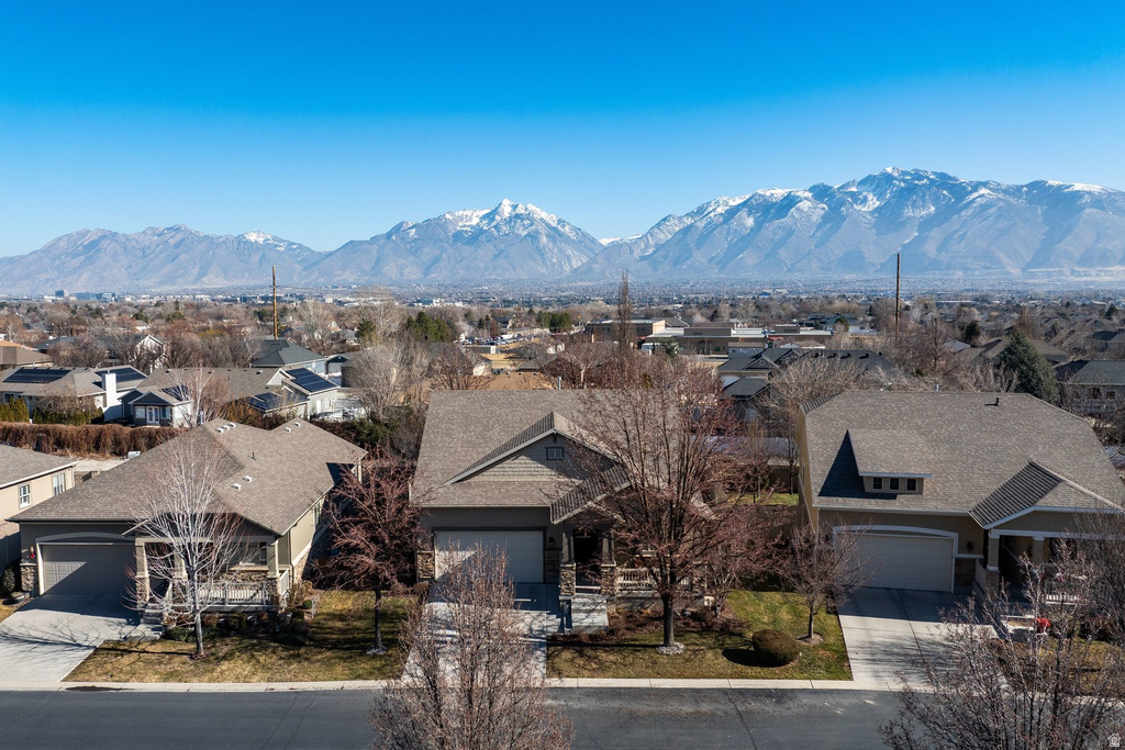 11181 S VILLAGE GROVE LN South Jordan, UT 84095