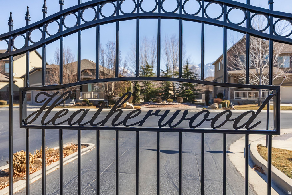 11181 S VILLAGE GROVE LN South Jordan, UT 84095