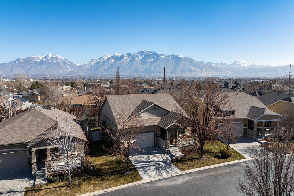 11181 S VILLAGE GROVE LN South Jordan, UT 84095